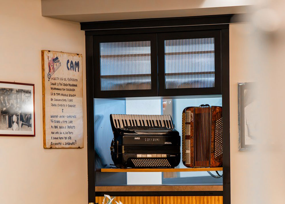 Albergo Ristorante Rolly | Ristorante Hotel Rolly  - Tradizione gastronomica familiare ad un passo dal centro di Riva del Garda e dal Lago